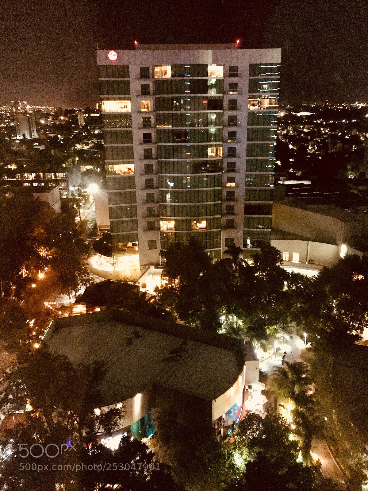 Apple iPhone 7 sample photo. A hotel from accross photography