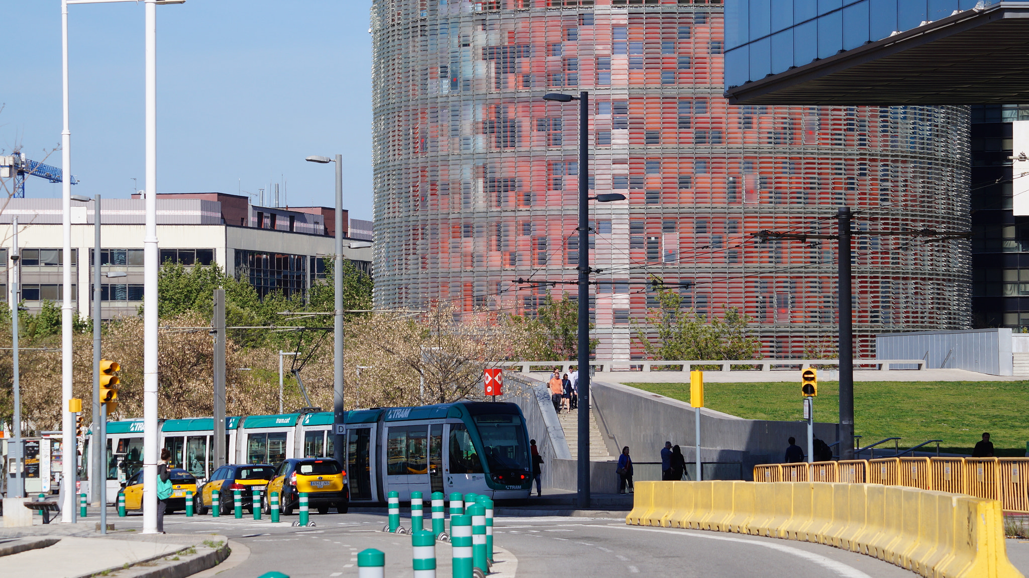 Sony DT 55-200mm F4-5.6 SAM sample photo. Barcelona torre agbar photography