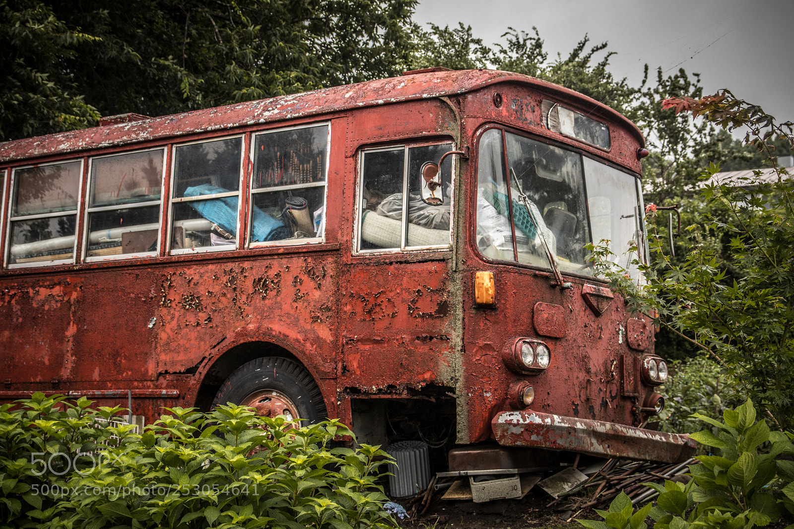 Canon EOS 80D sample photo. Rust bus photography