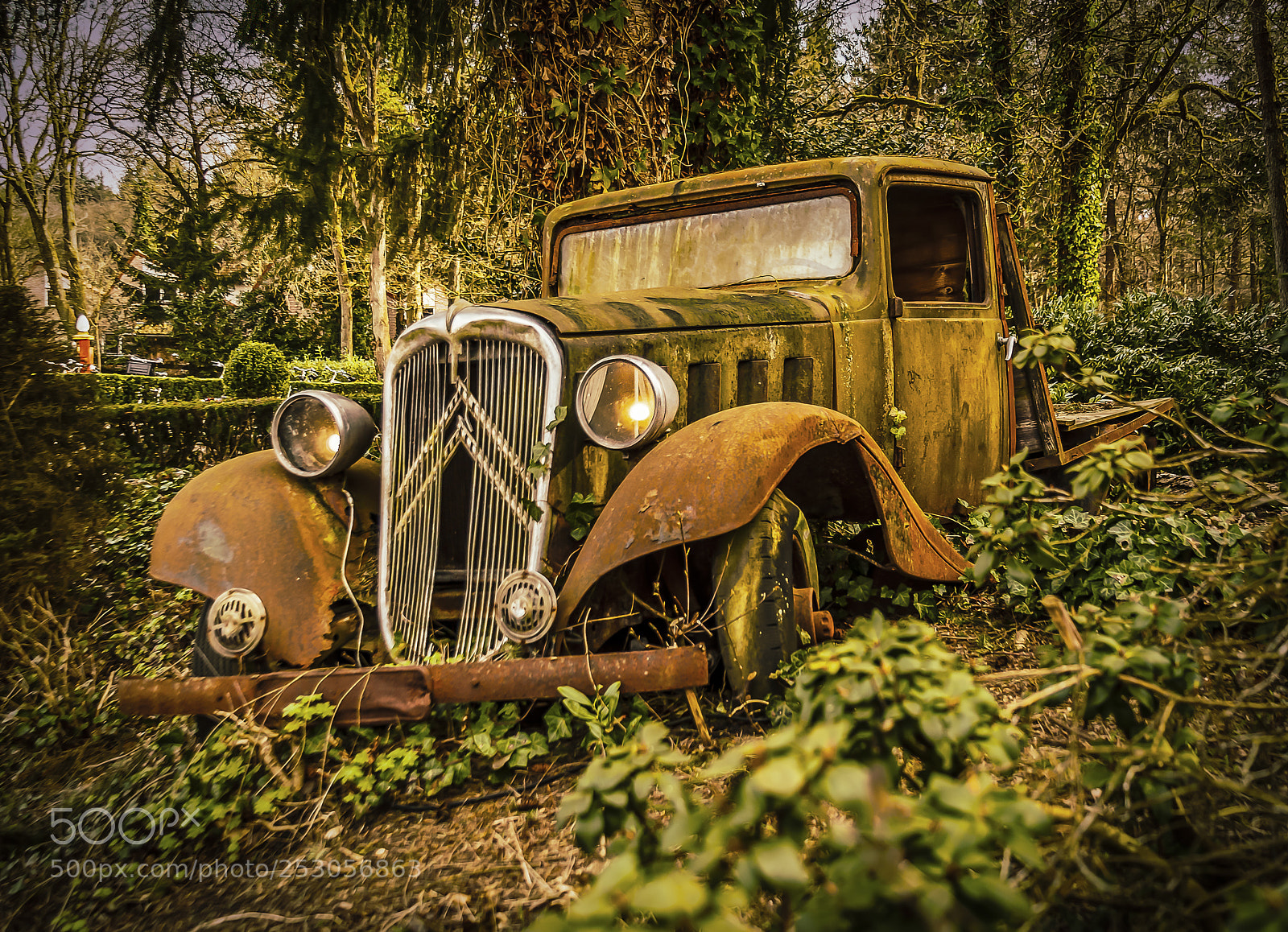 Canon EOS 5D Mark II sample photo. Auto - car photography