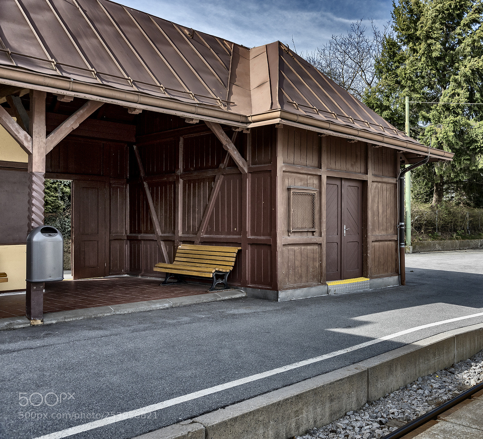 Canon EOS 5D Mark IV sample photo. Empty station photography