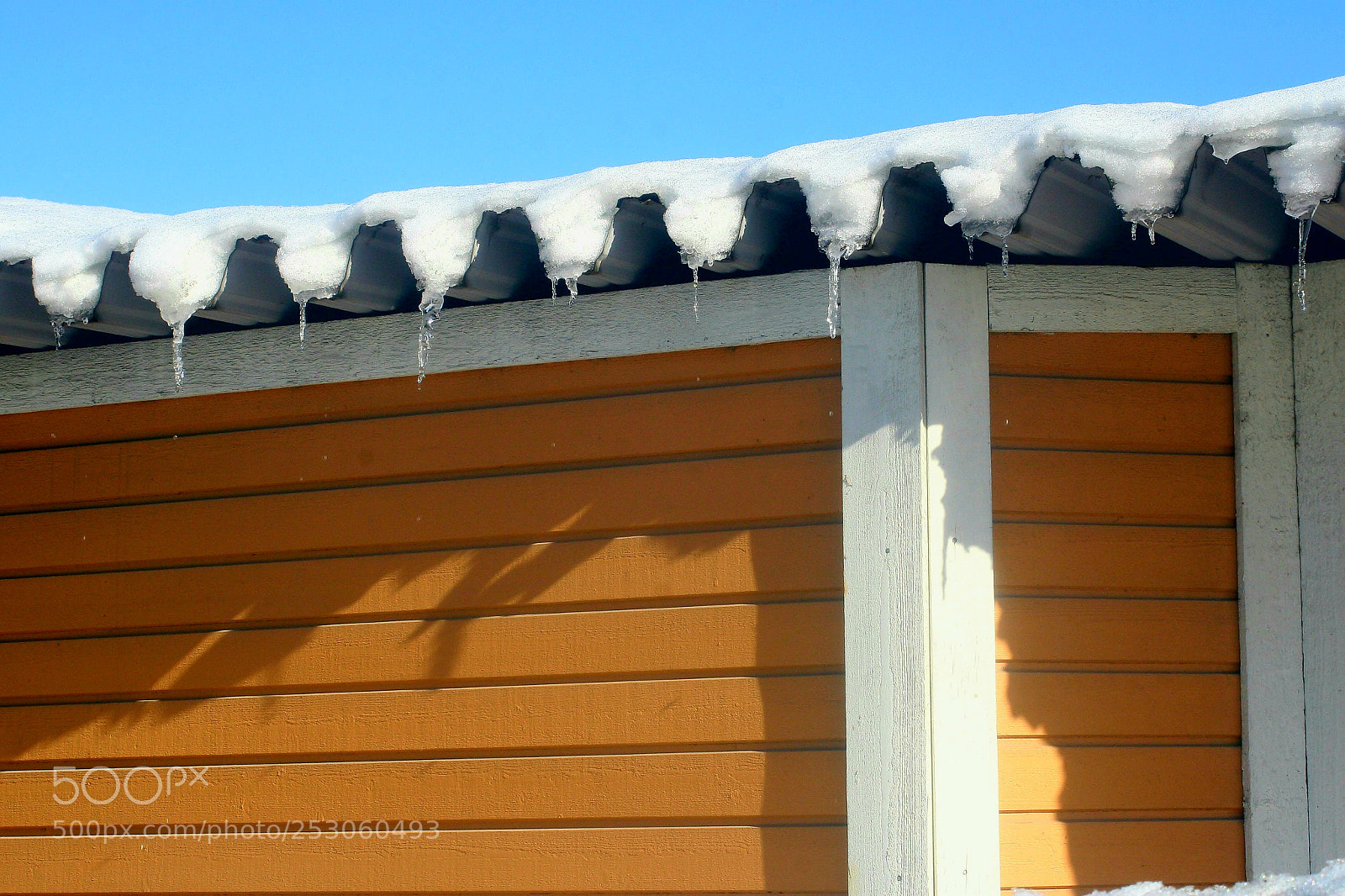 Canon EOS 30D sample photo. Roof is on ice photography