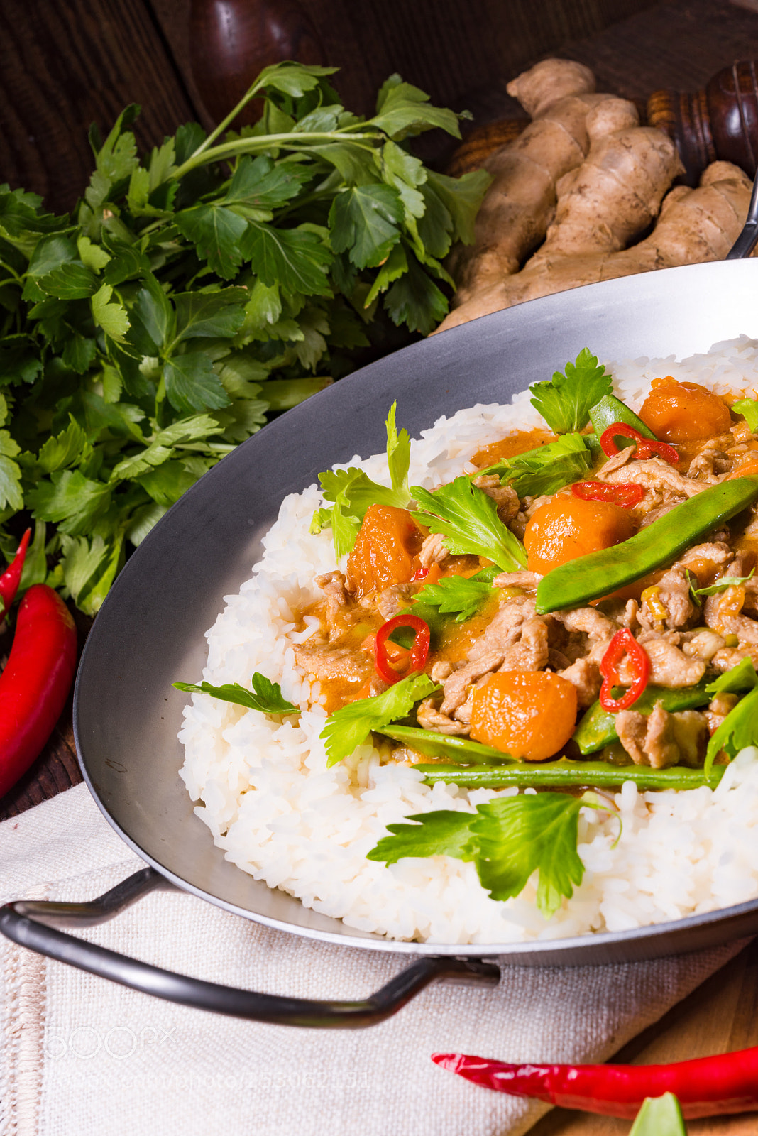 Nikon D810 sample photo. Wok pan with meat photography