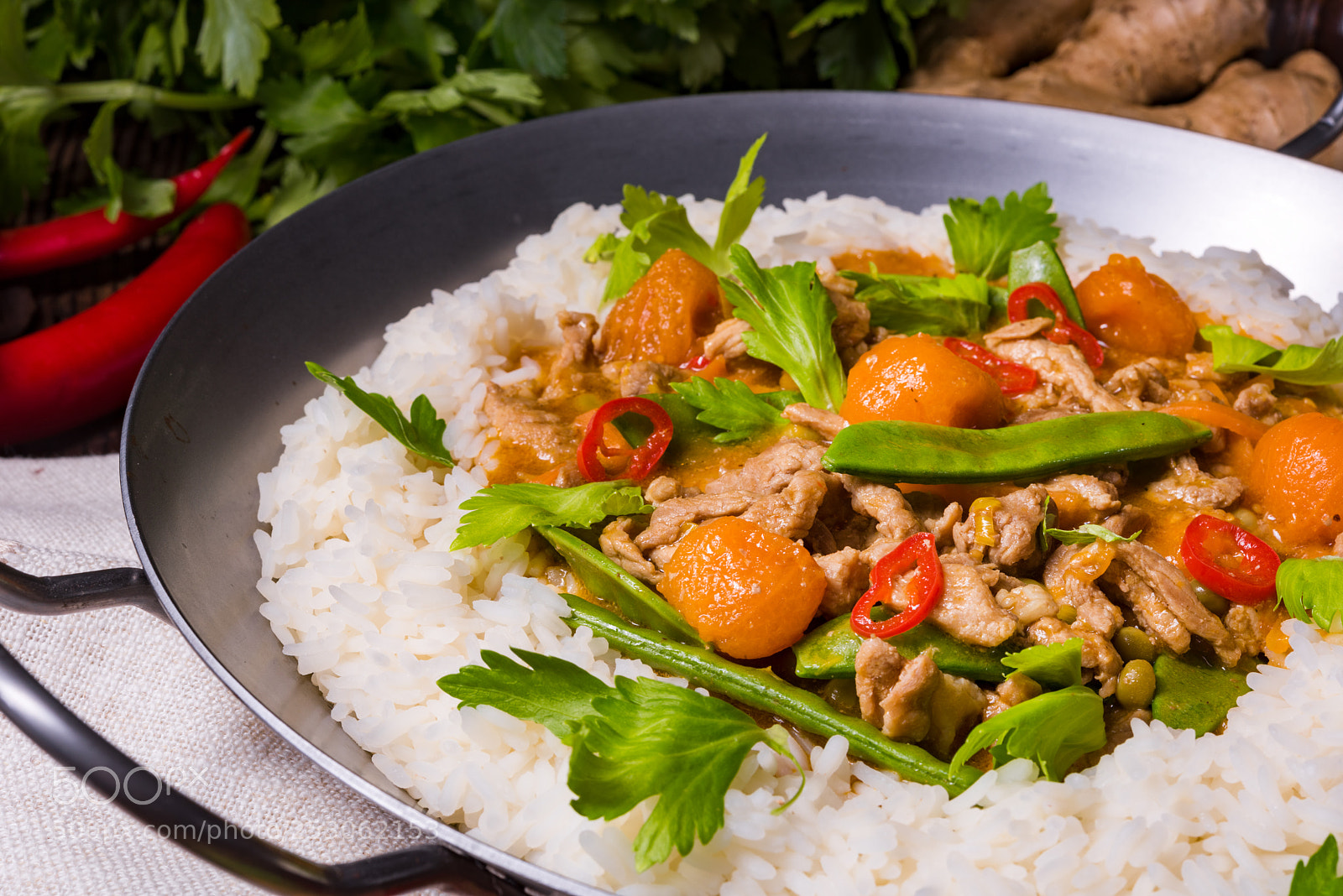 Nikon D810 sample photo. Wok pan with meat photography
