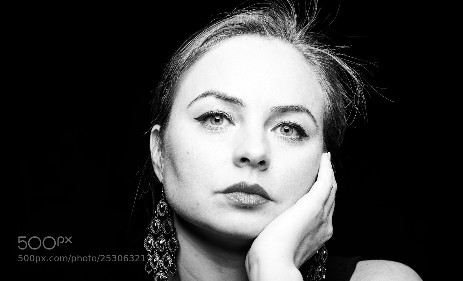 Canon EOS 5D Mark II sample photo. Film noir meets femme photography