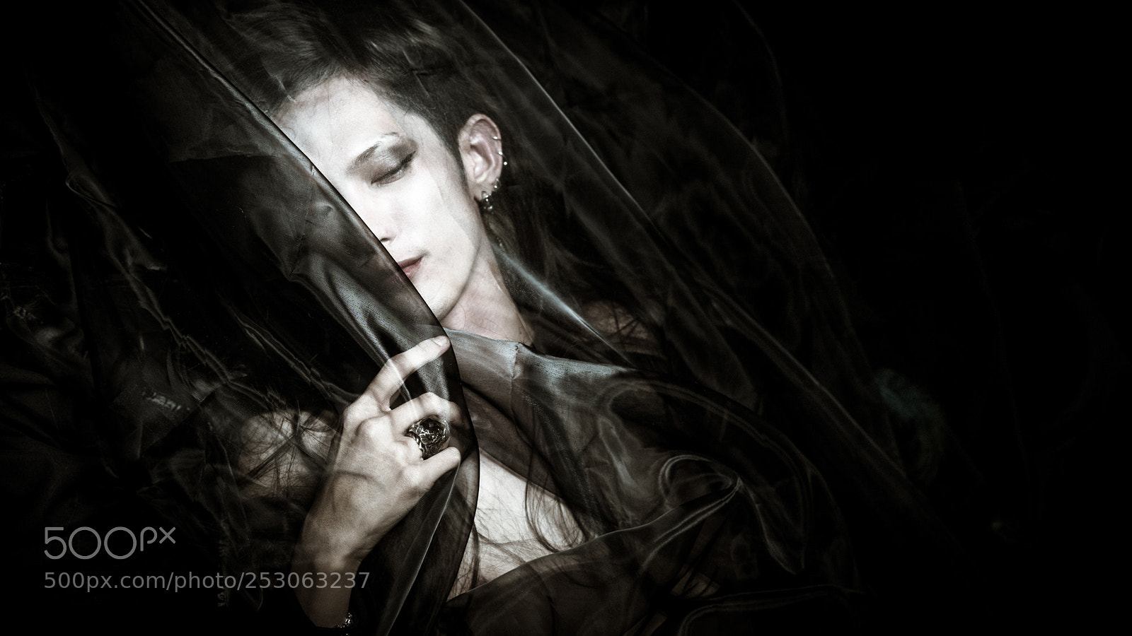 Nikon D810 sample photo. Floting in the darkness photography