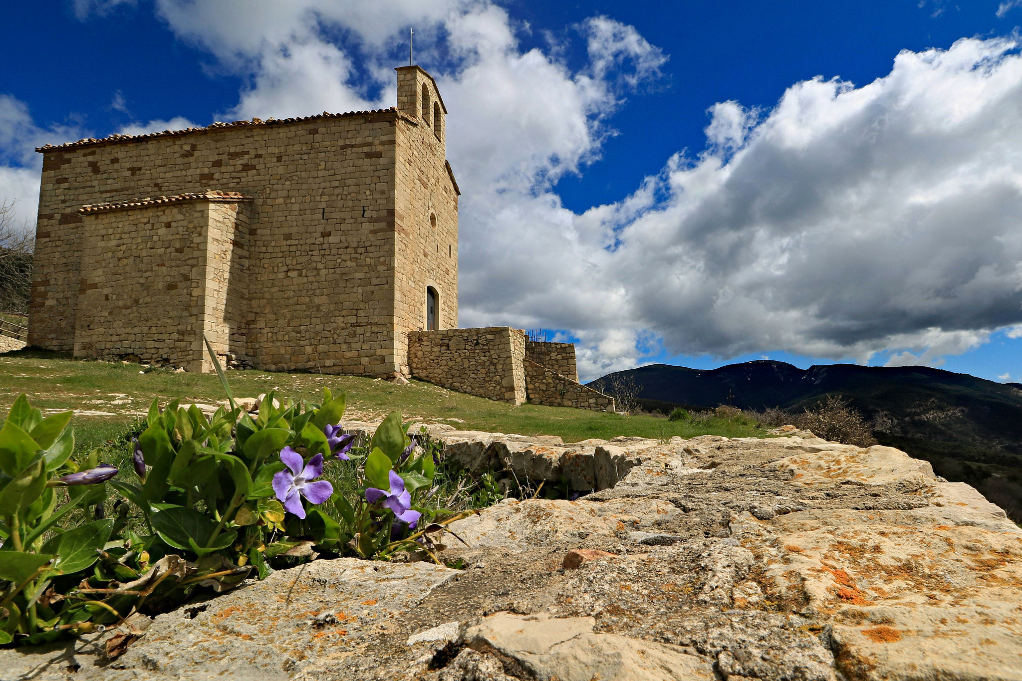 Canon EOS 760D (EOS Rebel T6s / EOS 8000D) sample photo. Sant pere de montcalb photography