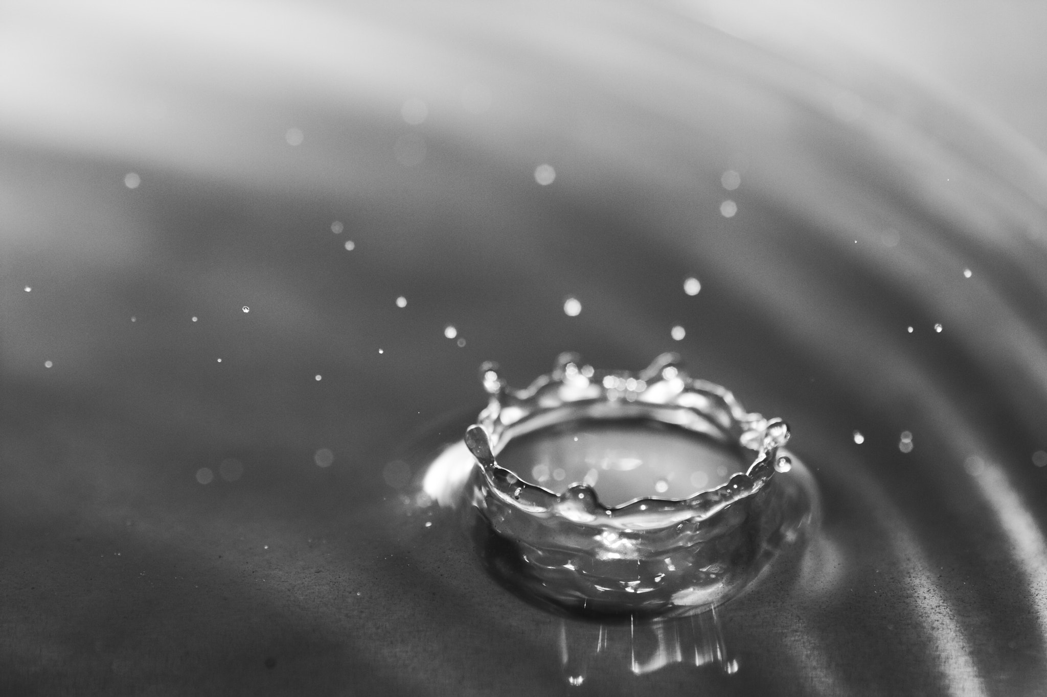 Sigma 105mm F2.8 EX DG Macro sample photo. Splash photography