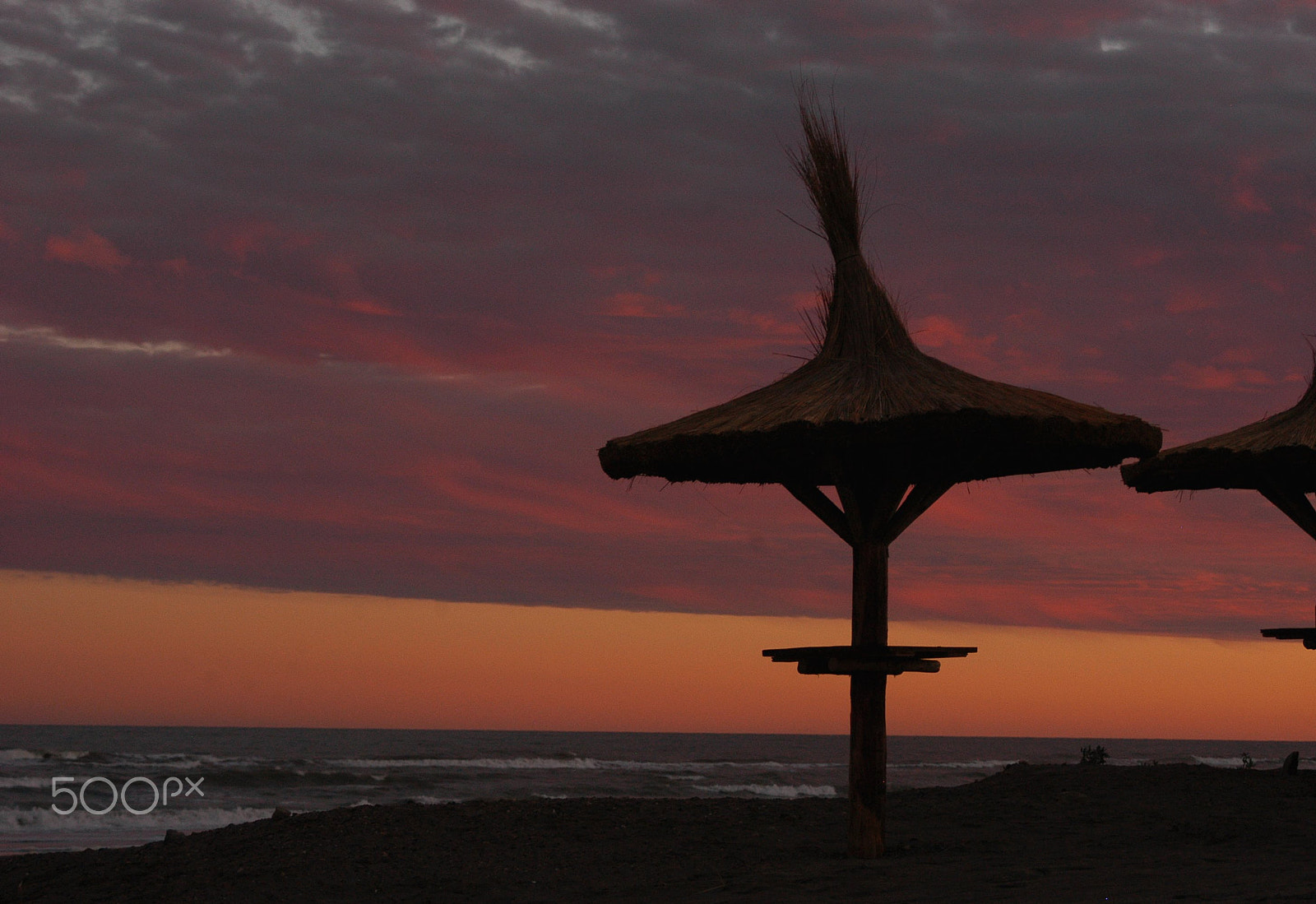 AF Zoom-Nikkor 35-70mm f/3.3-4.5 N sample photo. Sunset in the beach photography