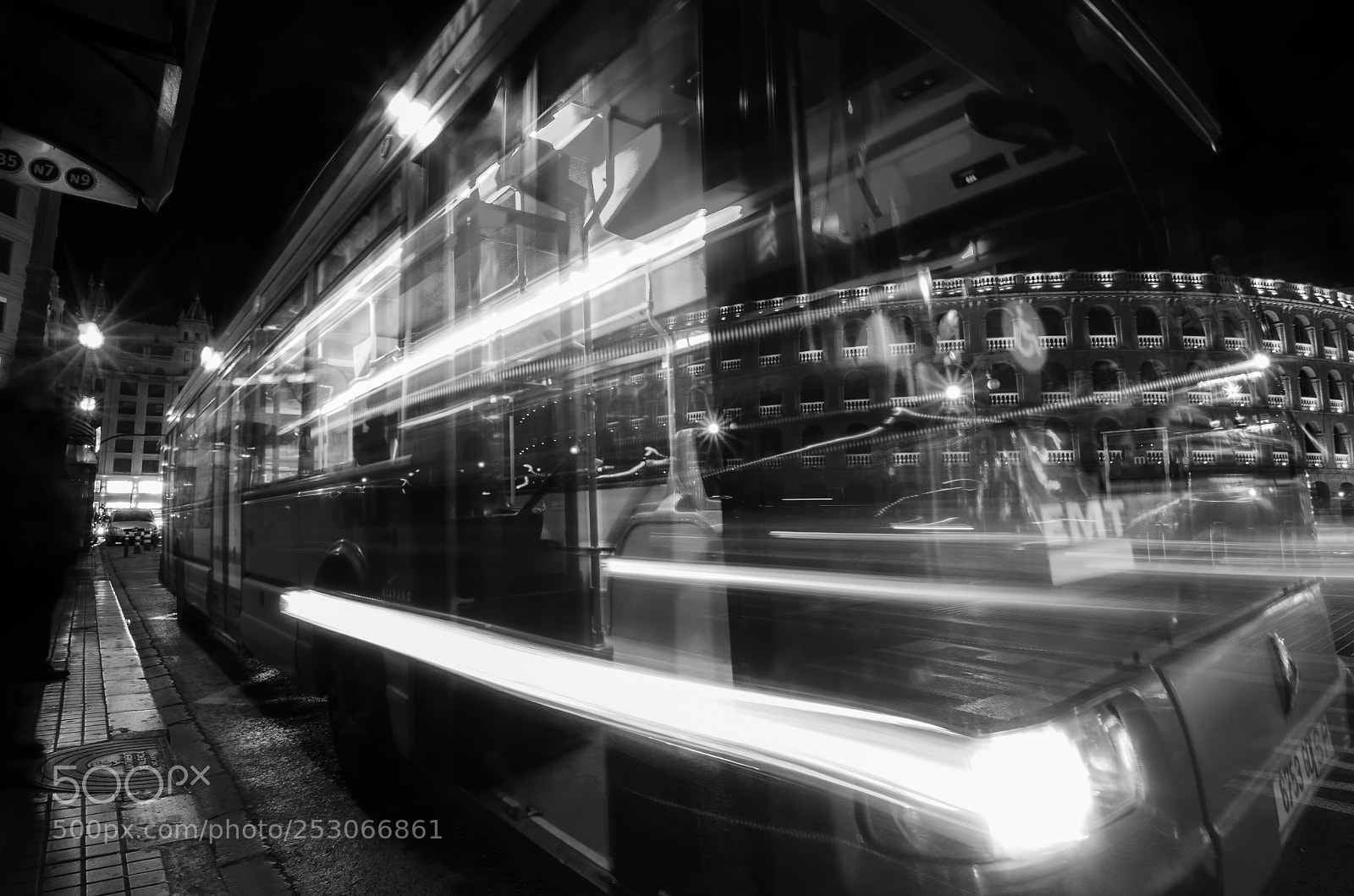 Nikon D7000 sample photo. Nocturnal bus photography