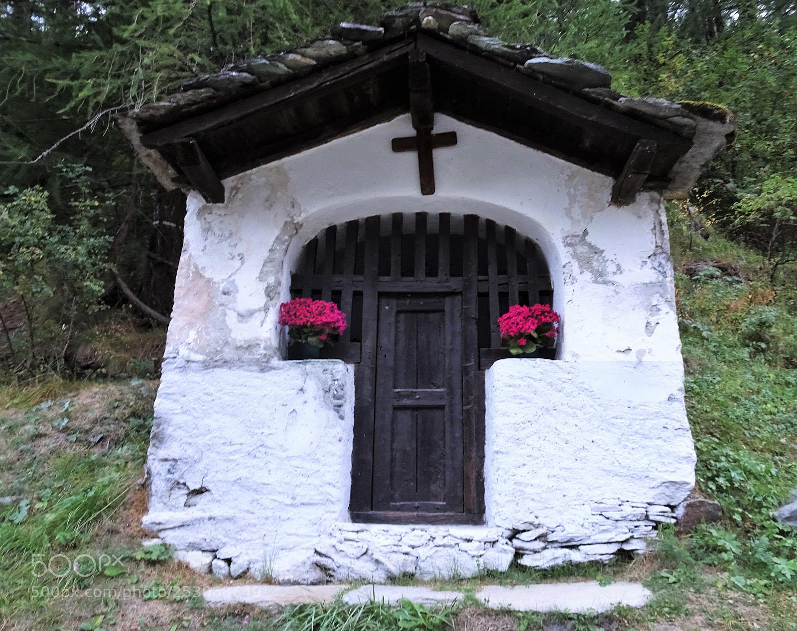 Sony Cyber-shot DSC-HX90V sample photo. Little chapel photography