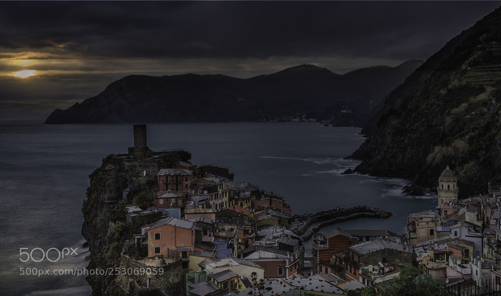 Canon EOS 5DS R sample photo. Sunset in vernazza photography