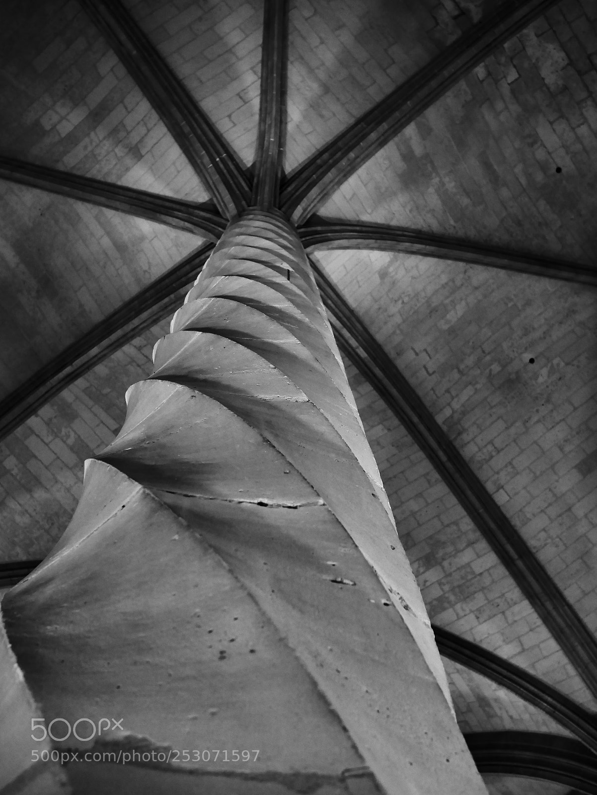 Panasonic Lumix DMC-GX7 sample photo. Pillar photography