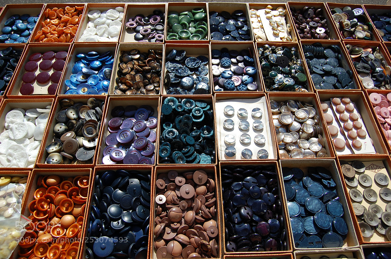 Nikon D40 sample photo. Buttons photography