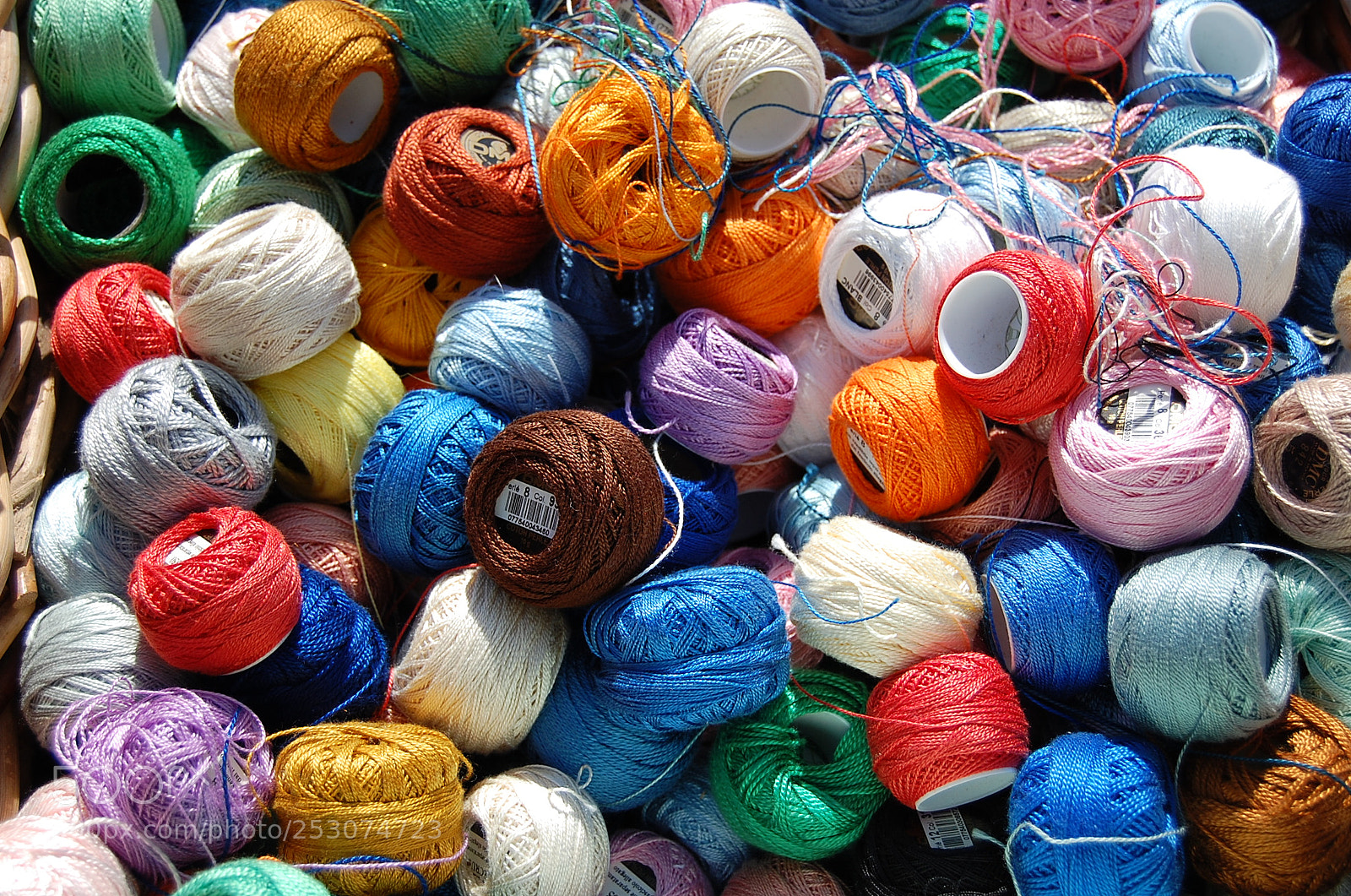 Nikon D40 sample photo. Cotton yarn photography