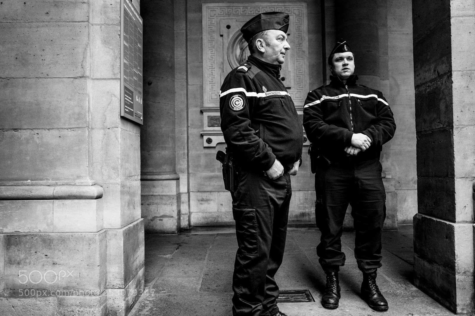 Leica Q (Typ 116) sample photo. Officer photography