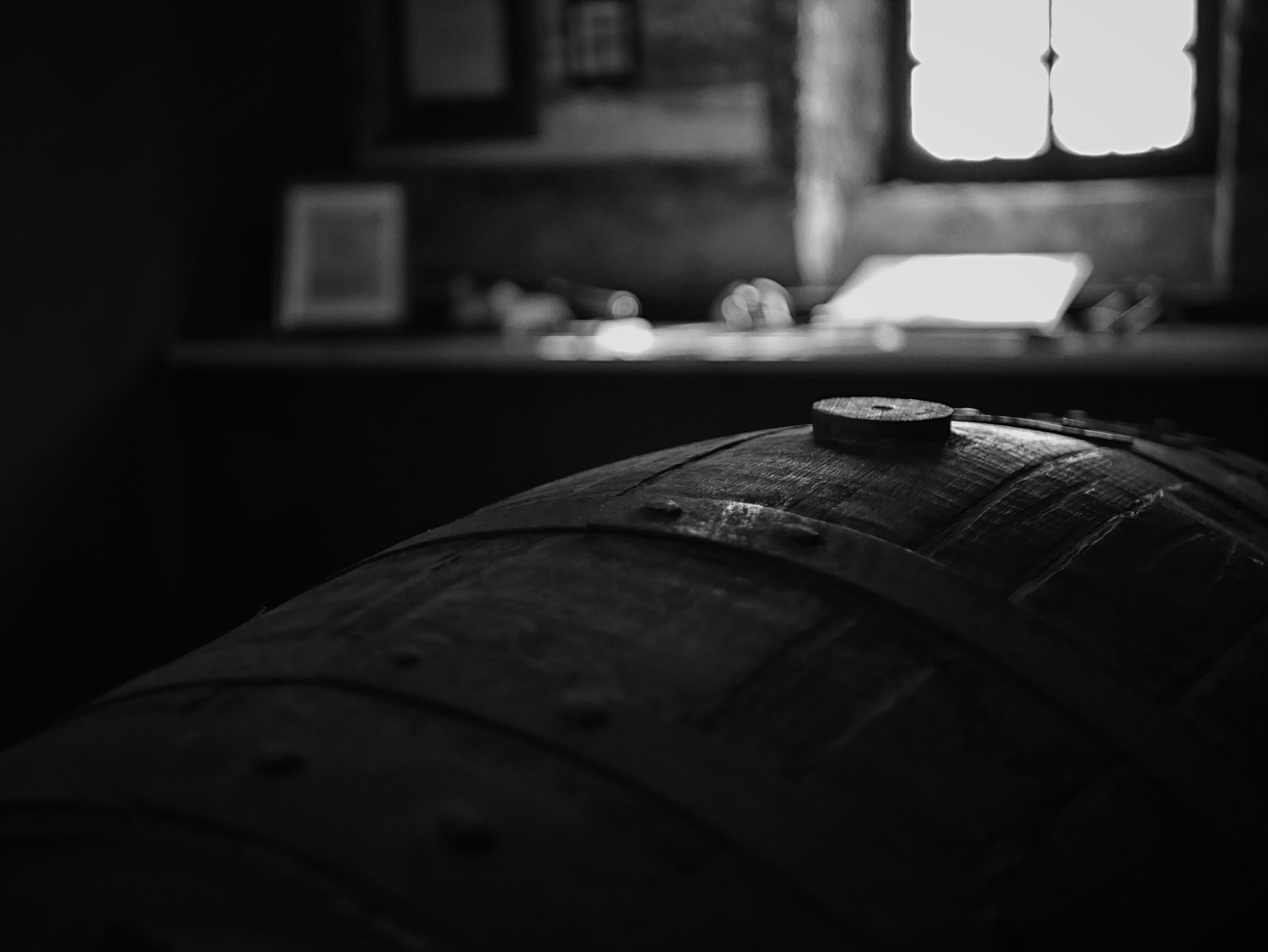 Panasonic Lumix DMC-GF7 sample photo. Old whisky barrel photography