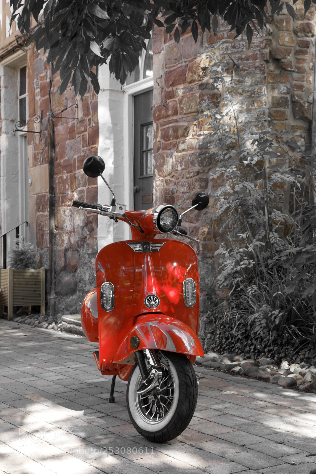 Canon EOS 60D sample photo. Red scooter photography