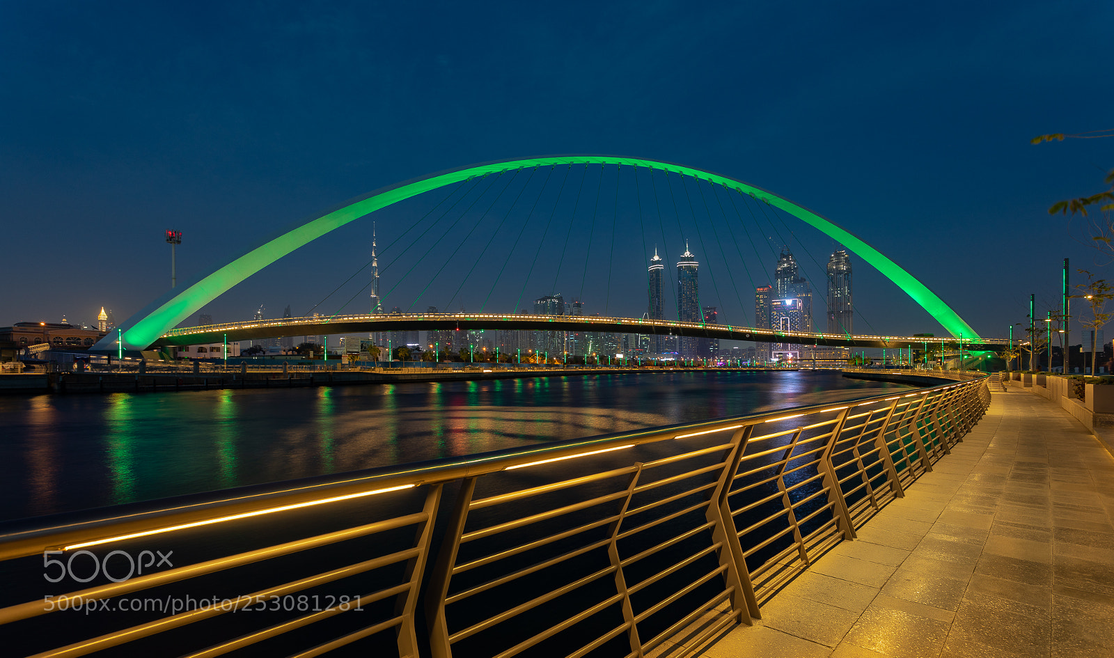 Canon EOS 5D Mark IV sample photo. Green rainbow photography