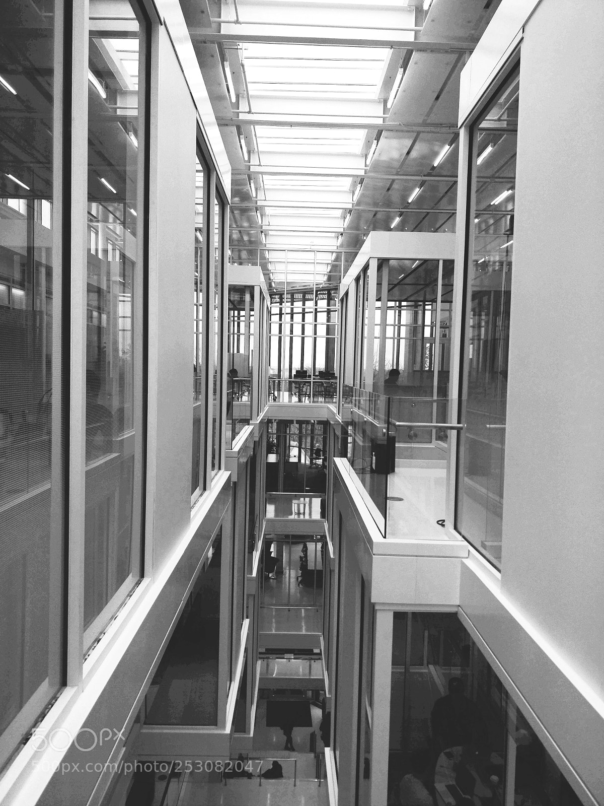 OnePlus 5 sample photo. Empty hallway photography