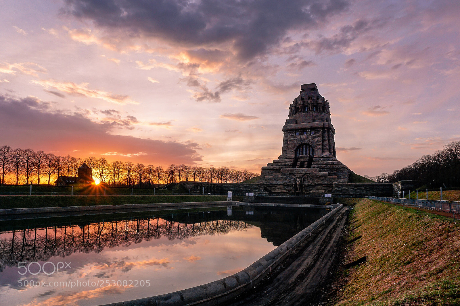 Sony a6000 sample photo. Sonnenaufgang völkerschlachtdenkmal  photography