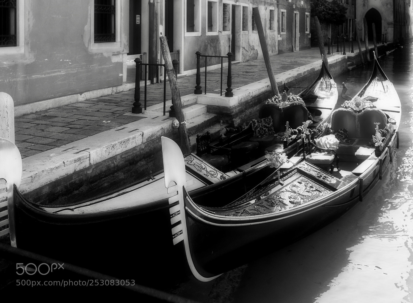 Canon EOS 7D sample photo. Les gondoles à venise photography