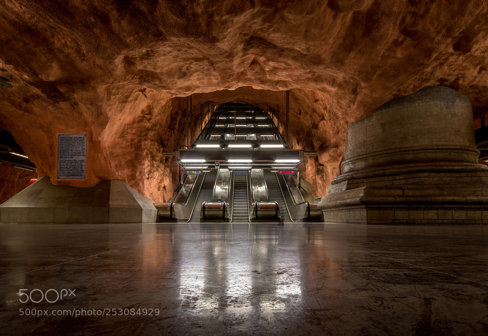 Canon EOS 70D sample photo. Rådhuset t-bana photography