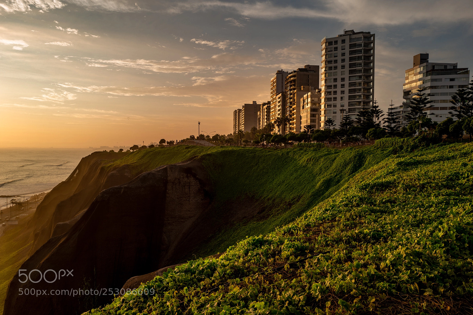 Leica Q (Typ 116) sample photo. Cliffside views photography