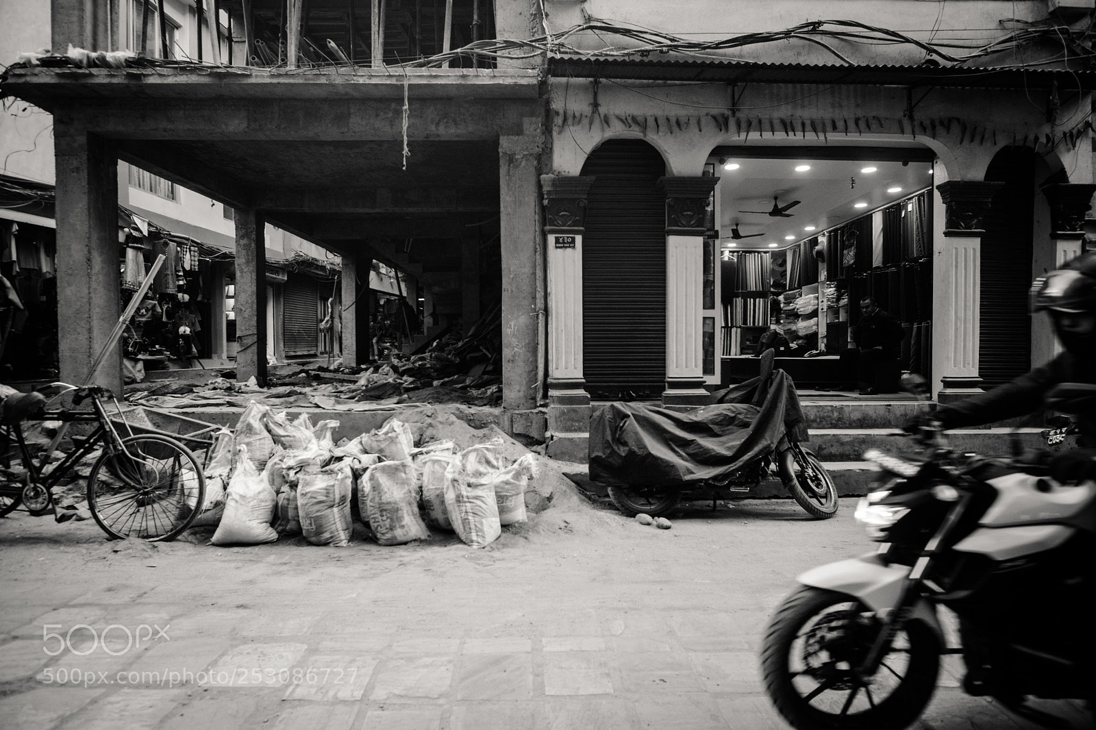 Fujifilm X-T20 sample photo. Opposites attract. photography