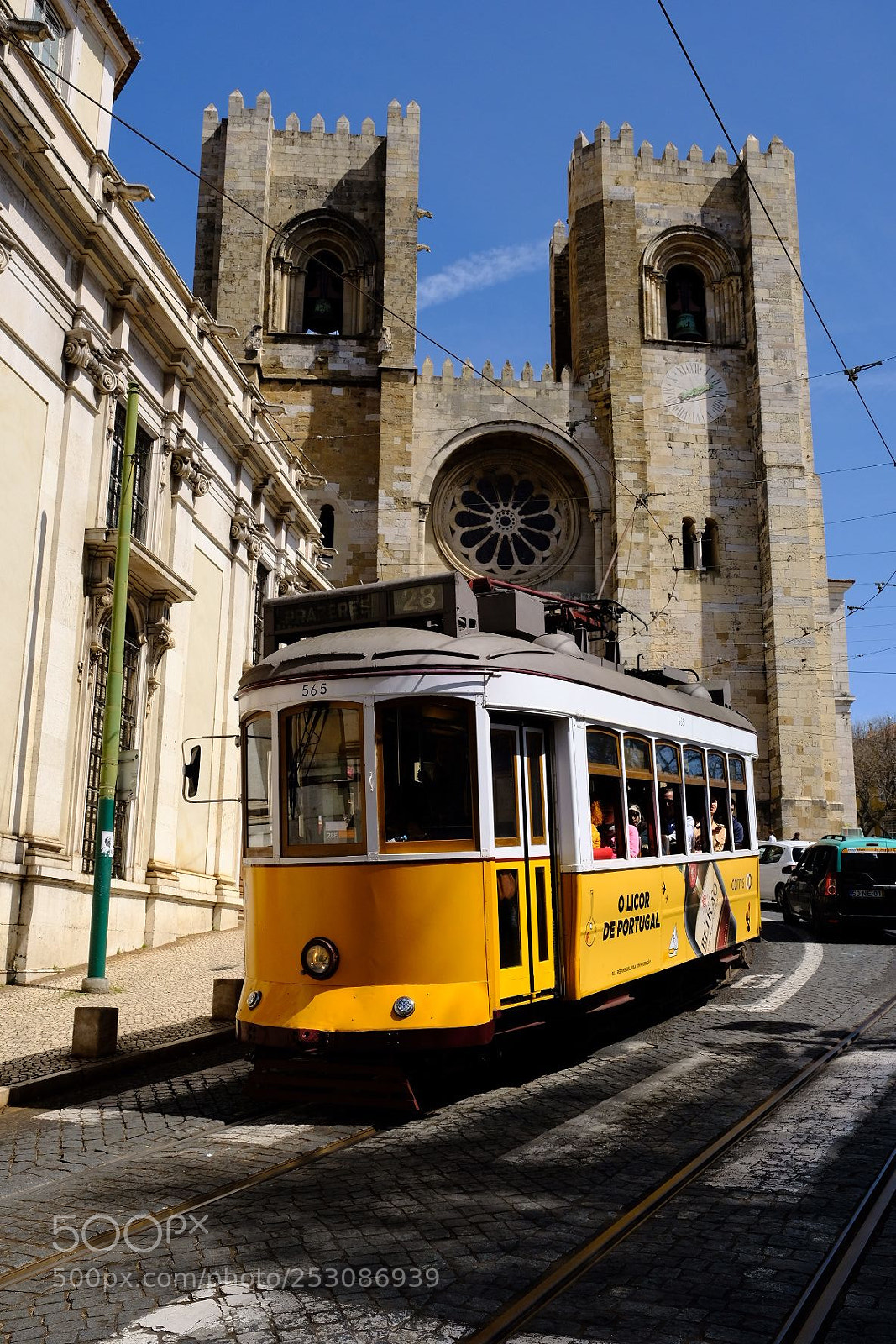 Fujifilm X-T2 sample photo. Lisbon tramcar photography
