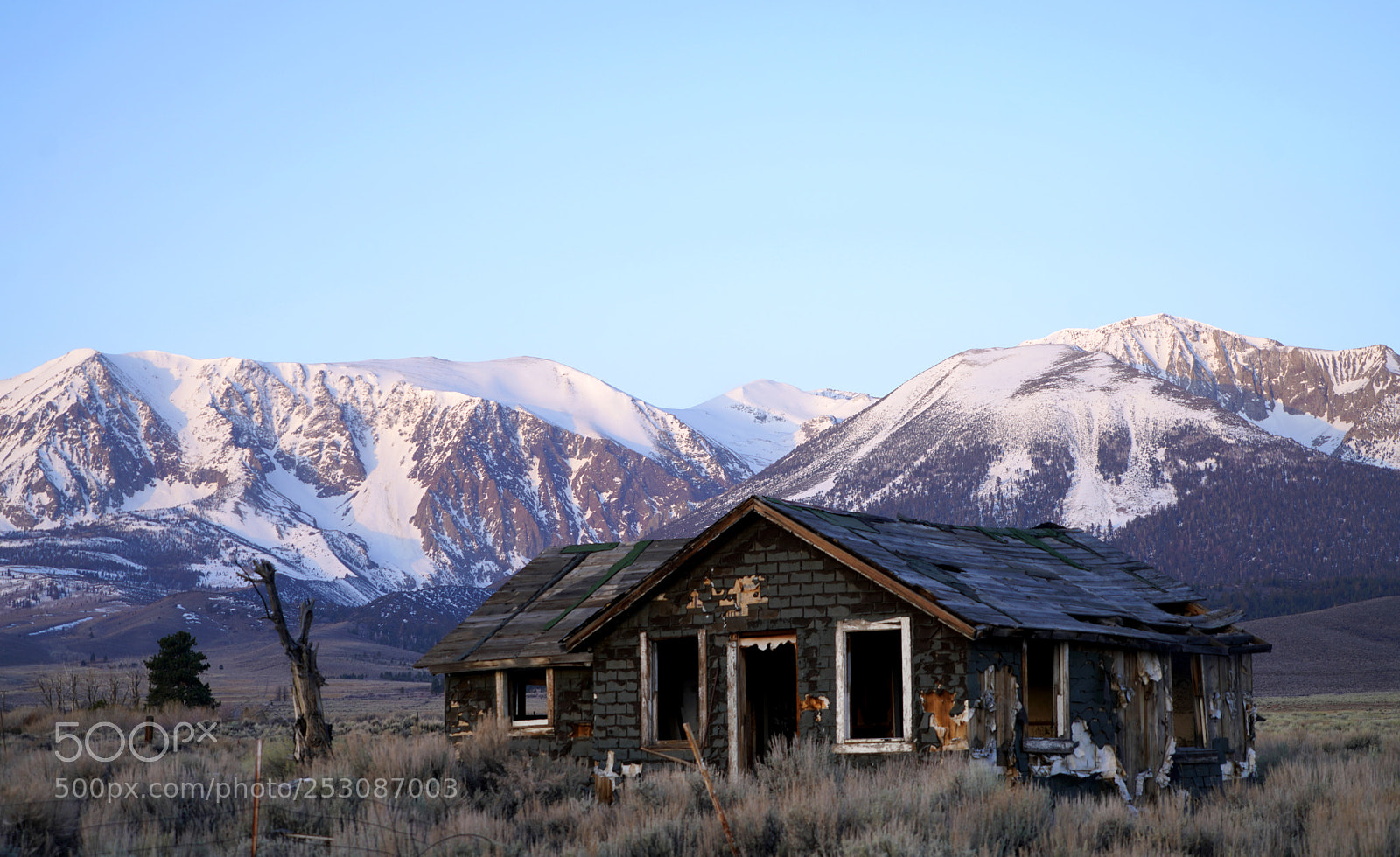Sony a7R III sample photo. Sierra house photography