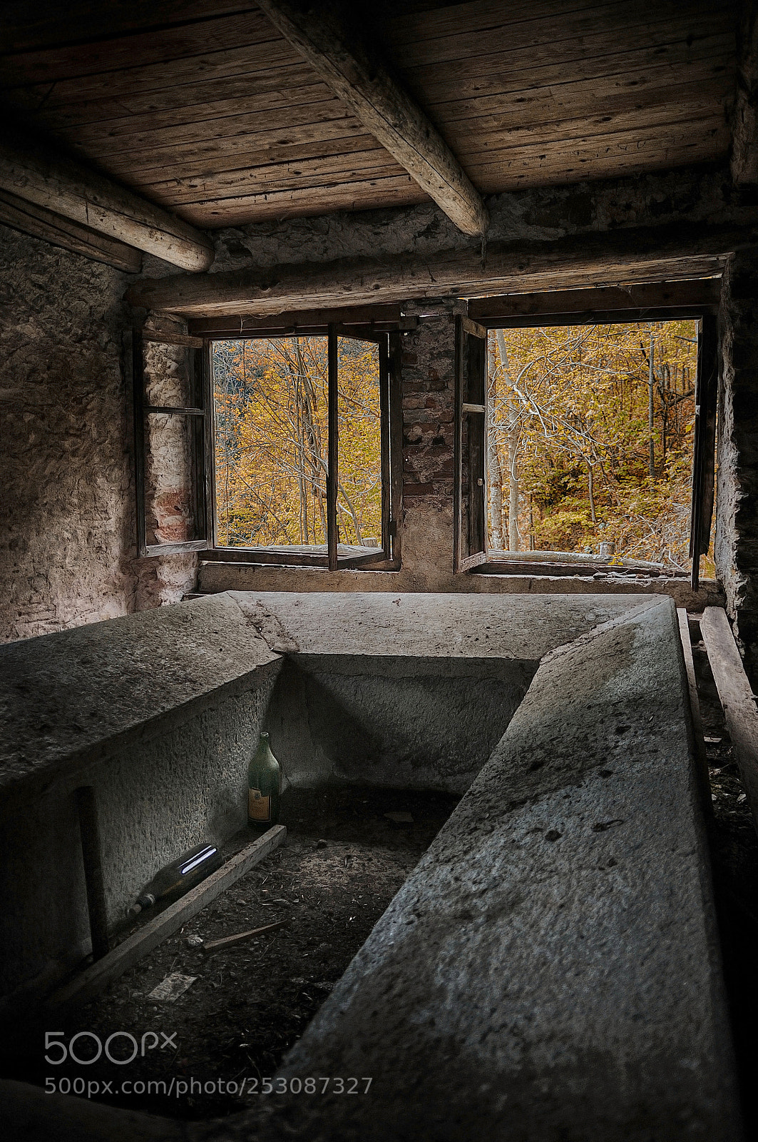 Nikon D300 sample photo. Old laundry photography