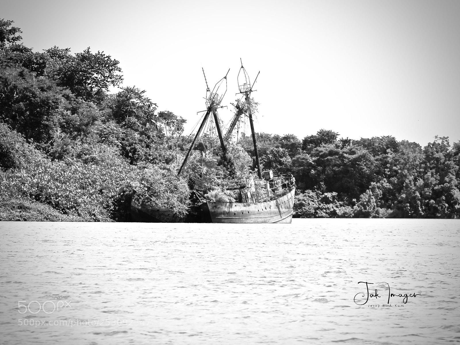 Nikon D7000 sample photo. The light ships photography