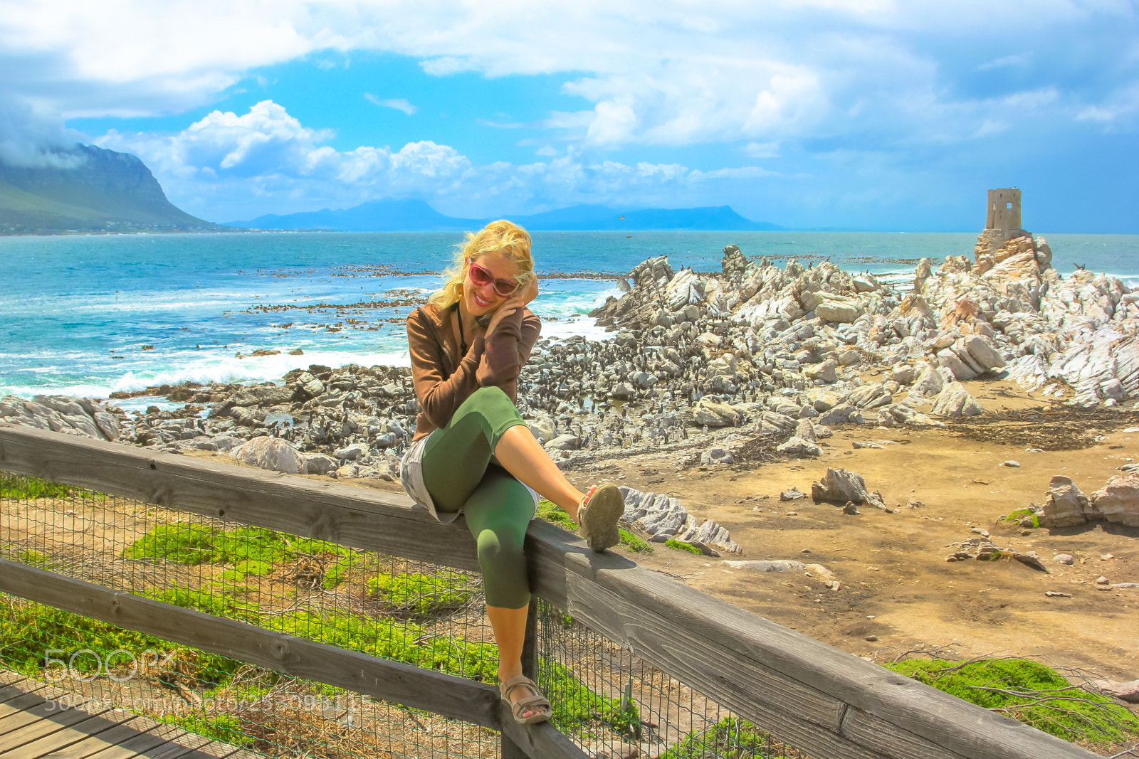 Canon EOS 550D (EOS Rebel T2i / EOS Kiss X4) sample photo. Woman at penguins colony photography