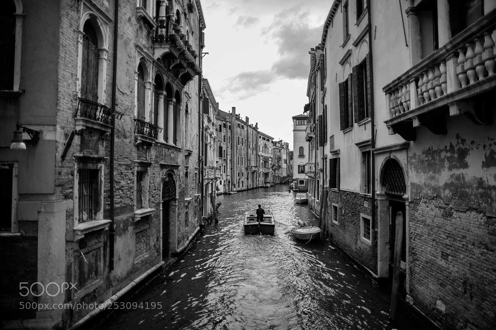 Sony a7 II sample photo. Venice in bw the photography