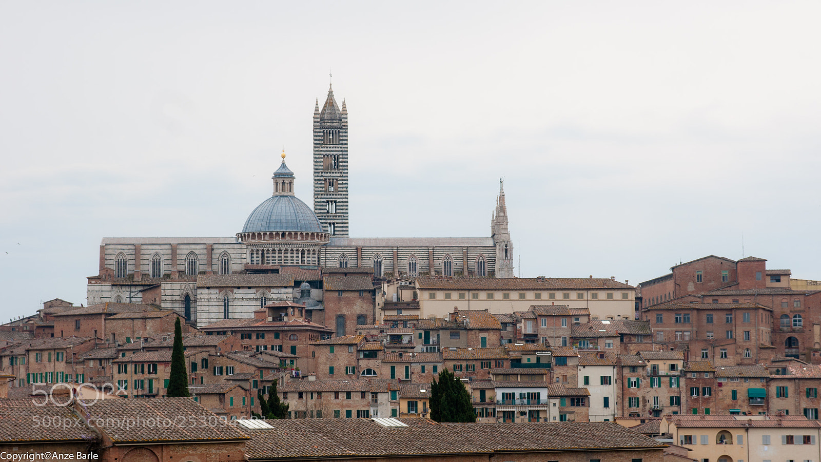 Sony Alpha DSLR-A700 sample photo. Cityscape of siena photography