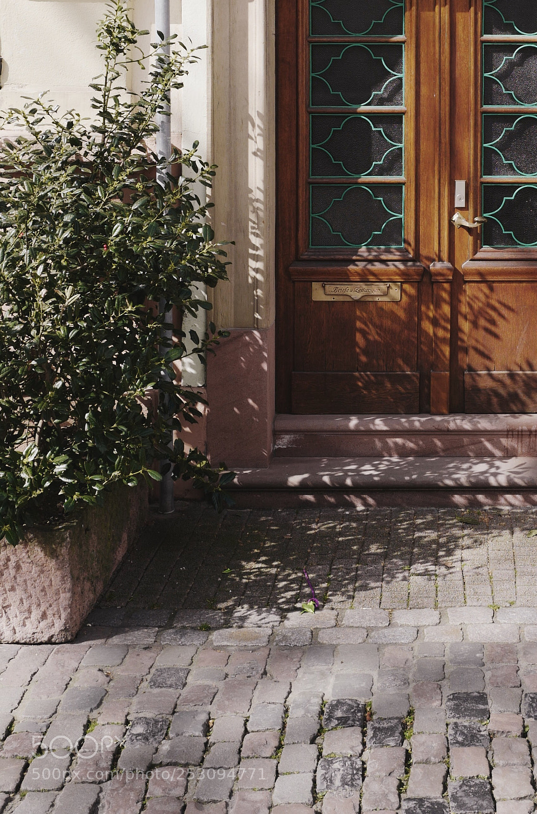 Leica Q (Typ 116) sample photo. We love entrances photography