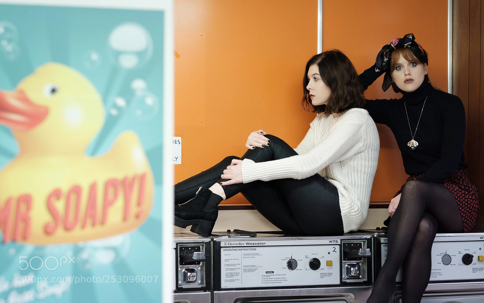 Fujifilm X-Pro2 sample photo. Laundrette duo photography