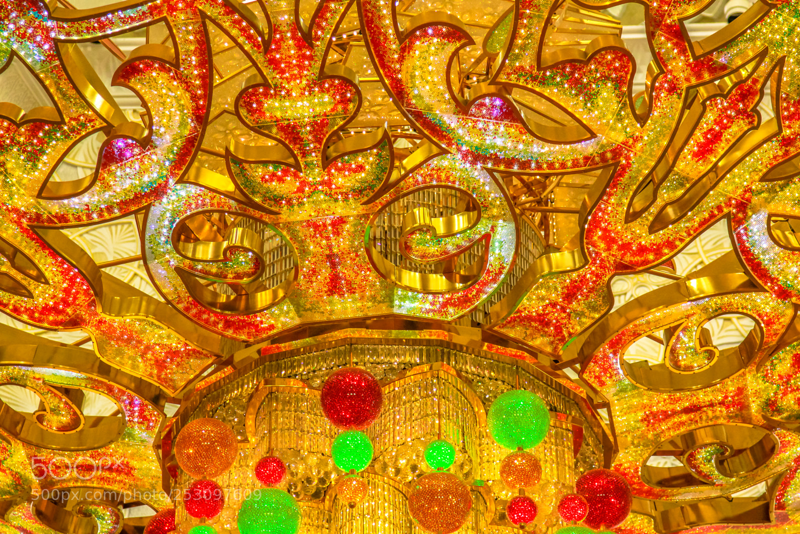 Canon EOS 550D (EOS Rebel T2i / EOS Kiss X4) sample photo. Swarovski chandelier background photography