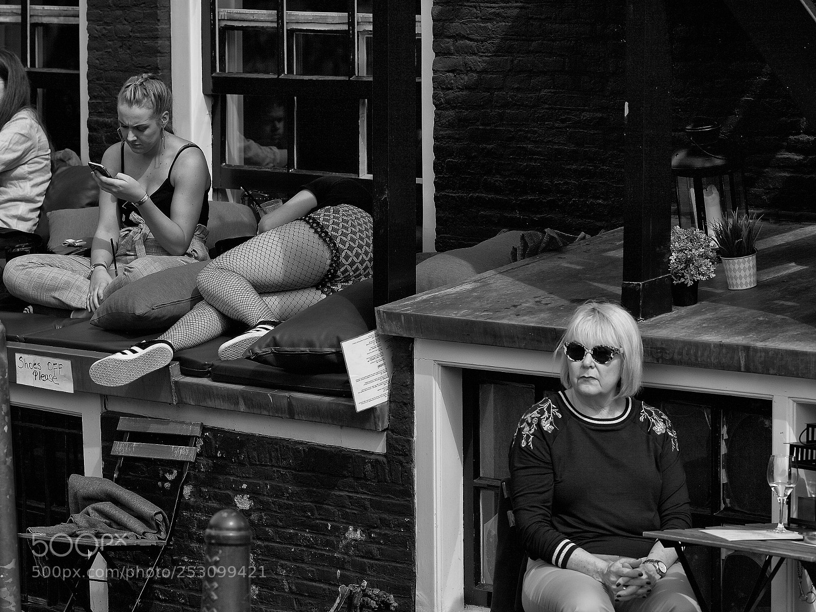 Canon EOS 5D Mark II sample photo. Amsterdam streetlife photography