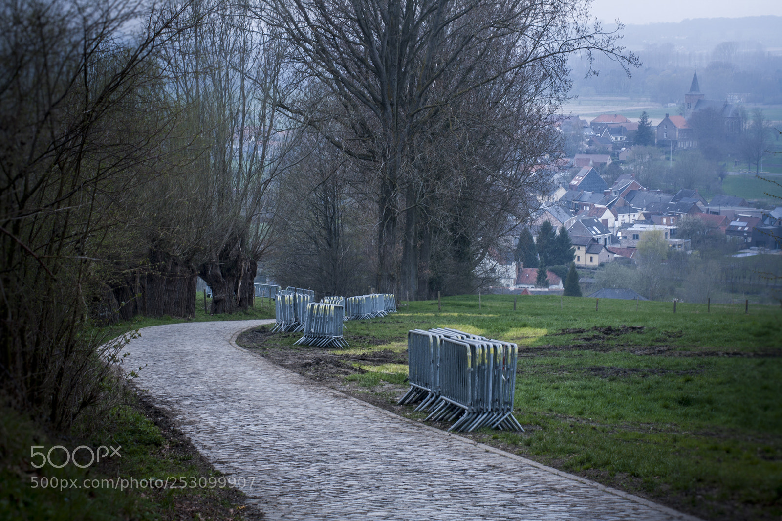 Canon EOS 1000D (EOS Digital Rebel XS / EOS Kiss F) sample photo. Tour of flanders photography