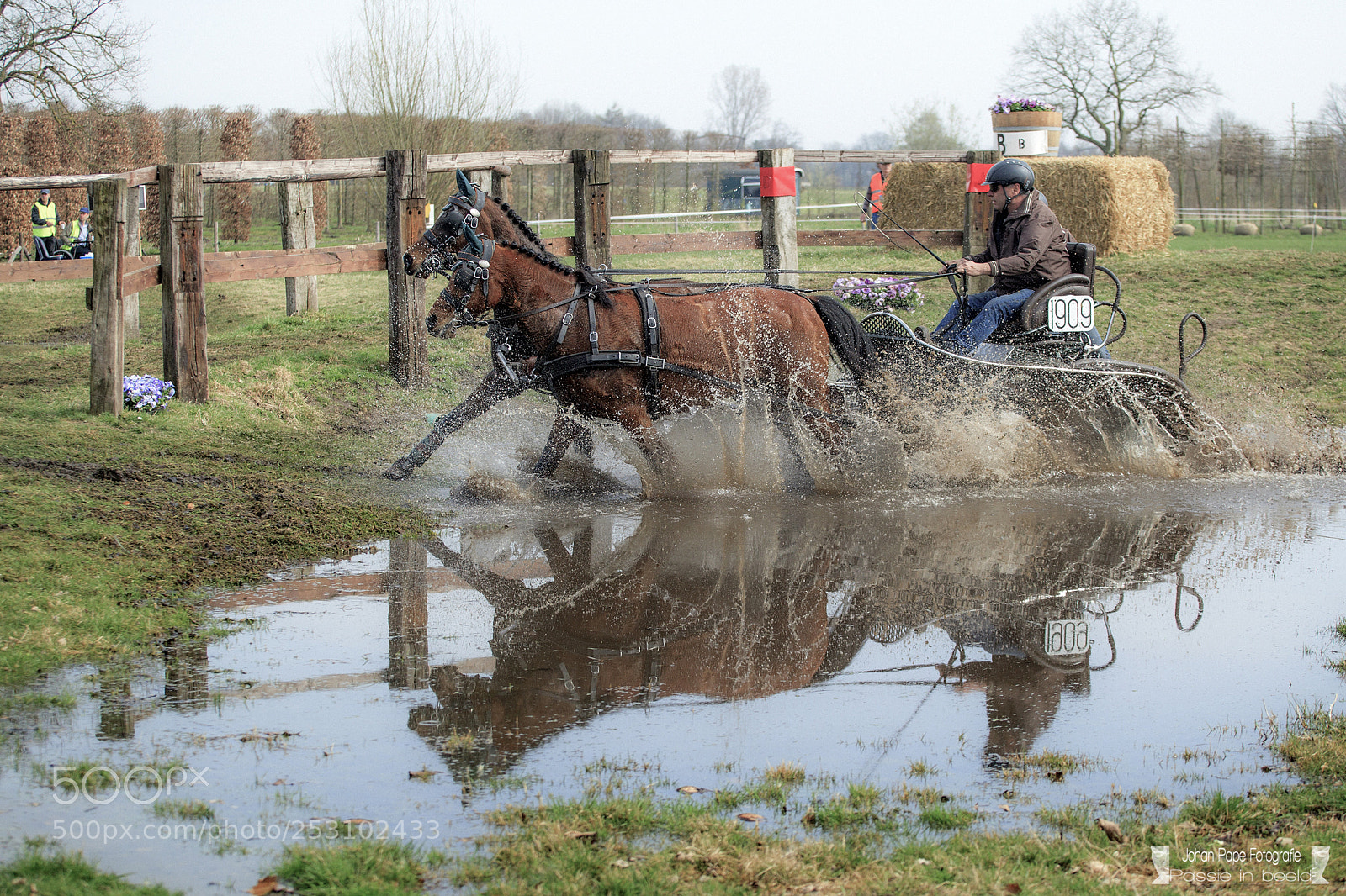Canon EOS 5D Mark II sample photo. Splash photography