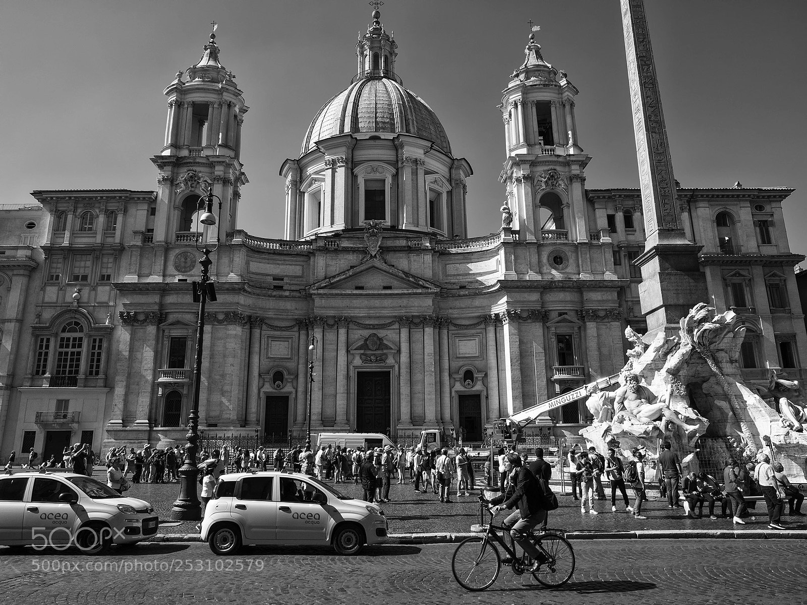 Olympus OM-D E-M1 sample photo. Chiesa san agnese, piazza photography