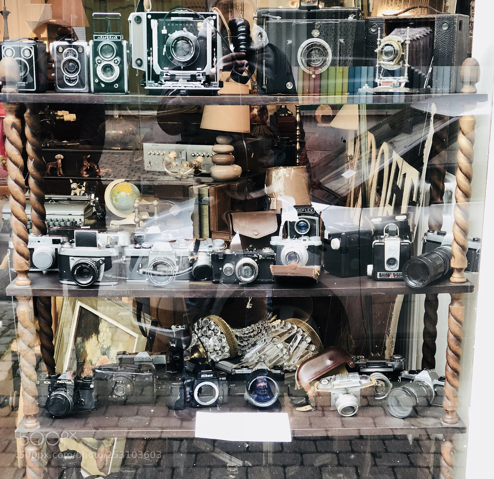 Apple iPhone X sample photo. Old school photography