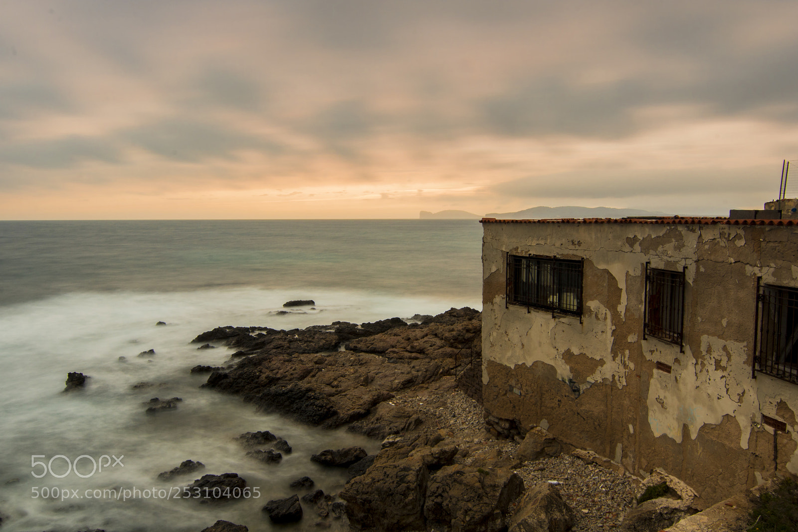 Canon EOS 750D (EOS Rebel T6i / EOS Kiss X8i) sample photo. Una caseta a alghero photography