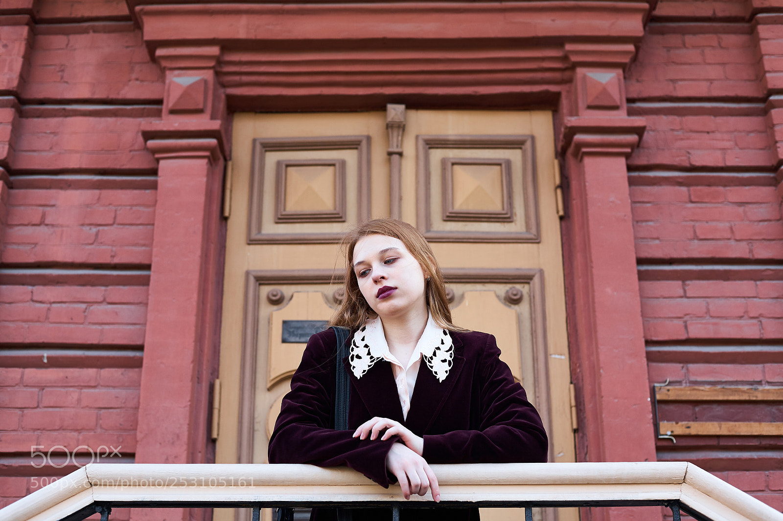Canon EOS 5D sample photo. Dreaming girl lean on photography