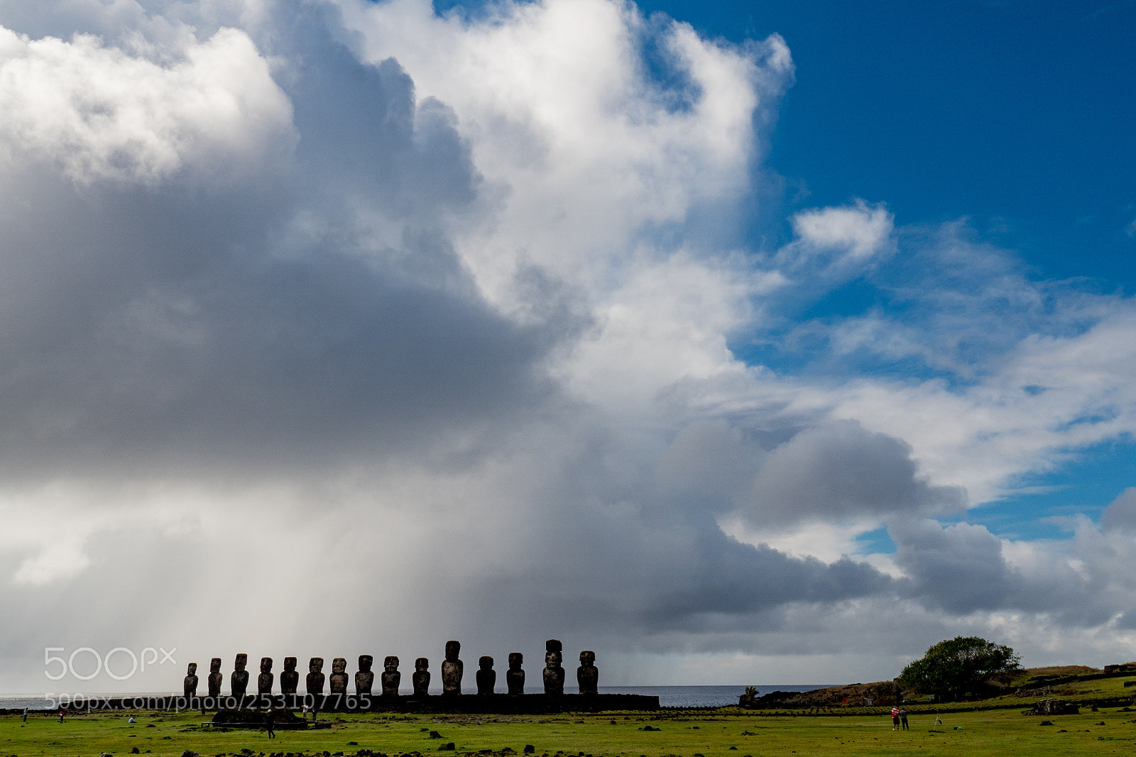 Olympus OM-D E-M5 II sample photo. Easter island skies photography