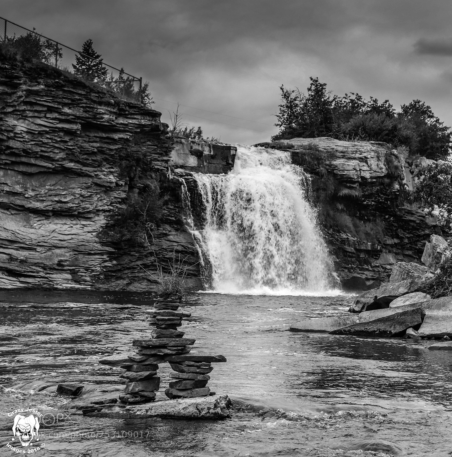 Canon EOS 800D (EOS Rebel T7i / EOS Kiss X9i) sample photo. Lundbreck falls in b photography