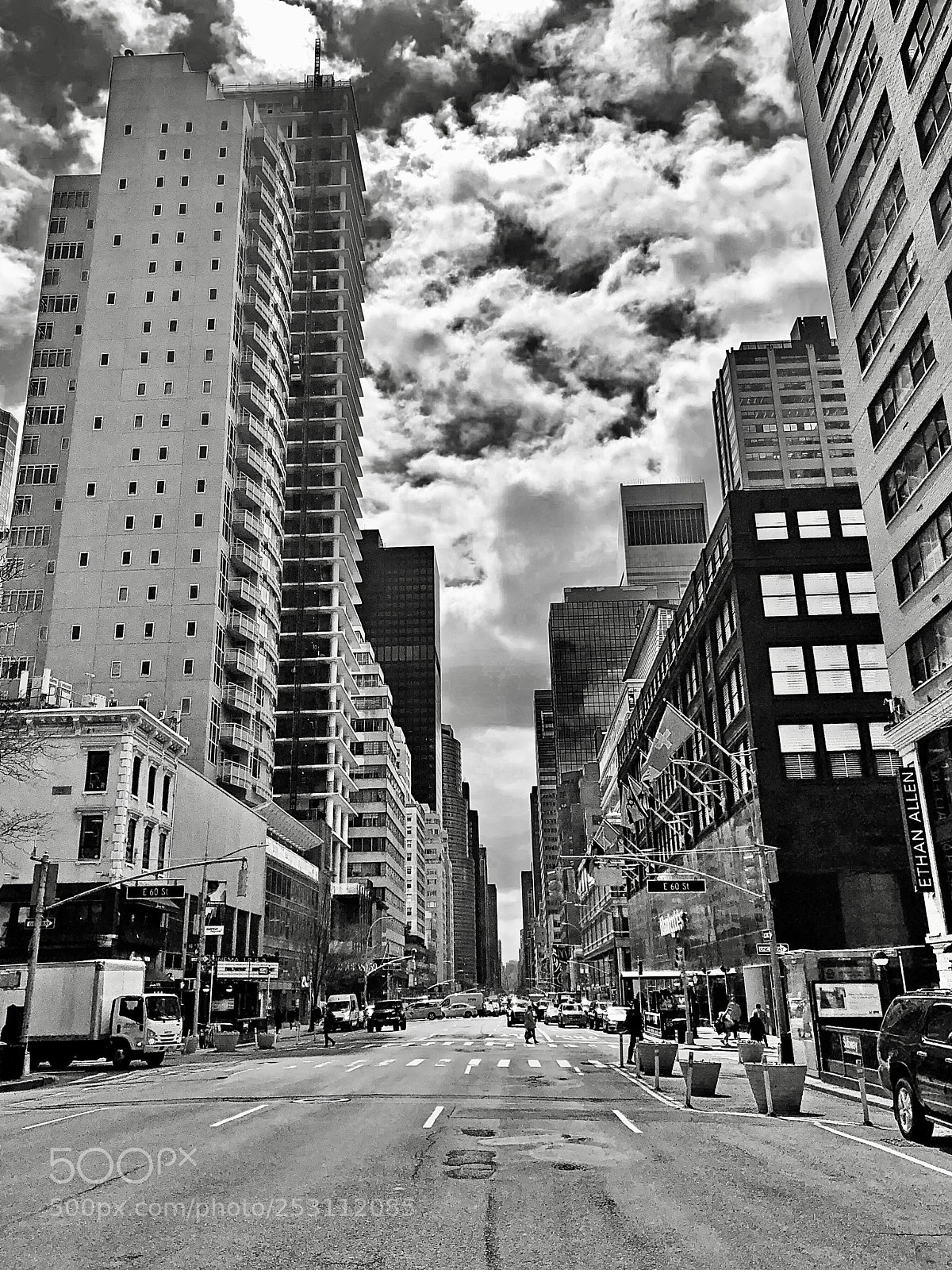 Apple iPhone X sample photo. Street scene photography