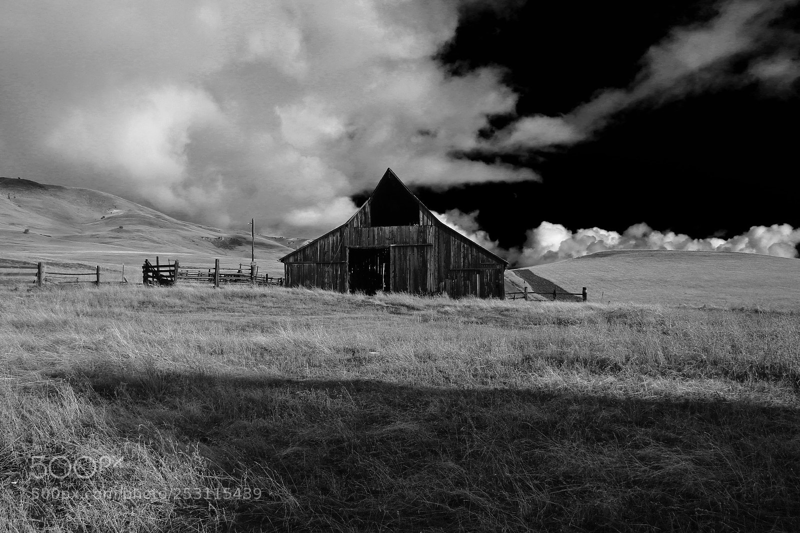 Canon EOS 7D Mark II sample photo. Barn at y6 b photography